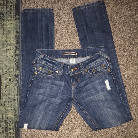 Younique Jeans - 3 - Picture 2 of 5